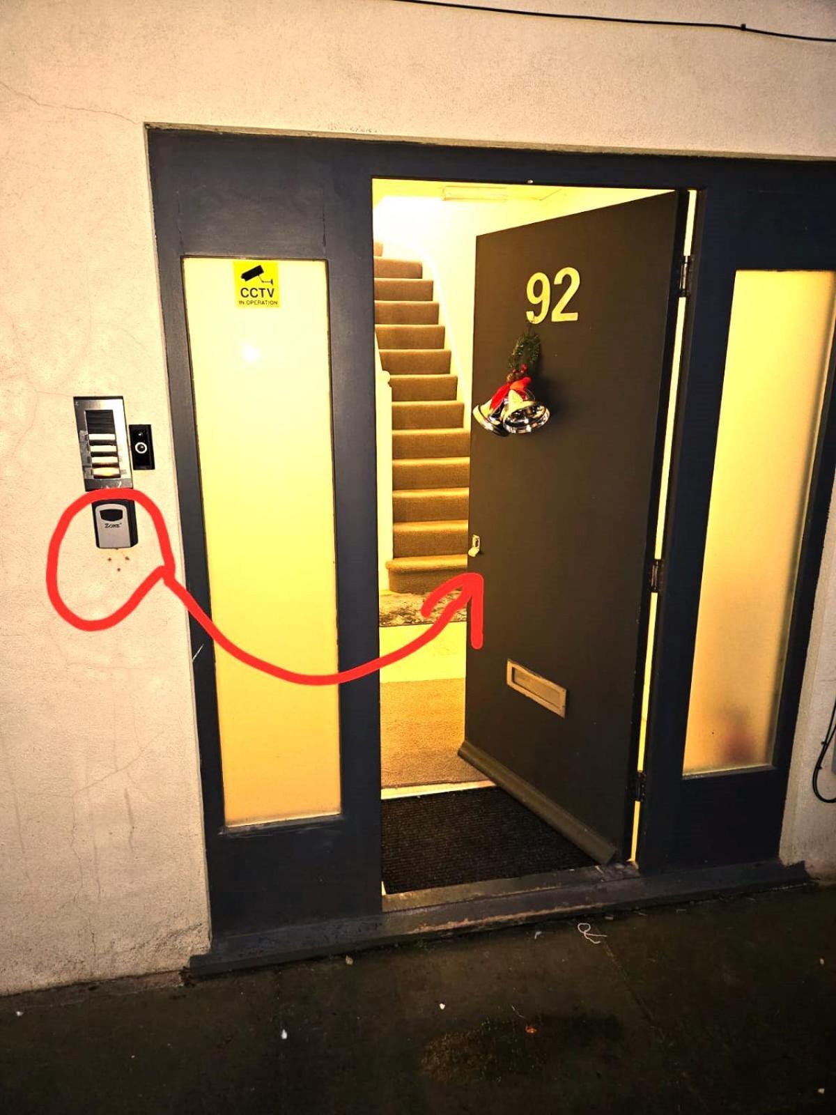 London Sleephouse Partying Is Not Allowed Pls المظهر الخارجي الصورة